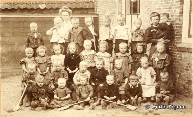 Twee lagere scholen (die uiteindelijk één werden)